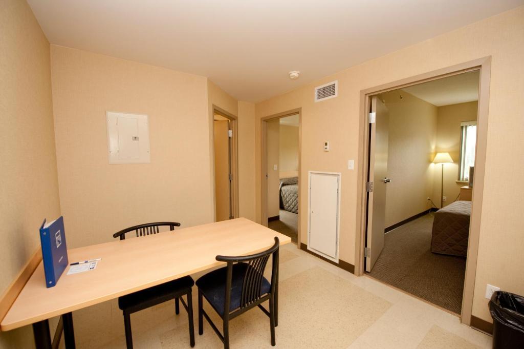 Residence & Conference Centre - Kamloops Room photo